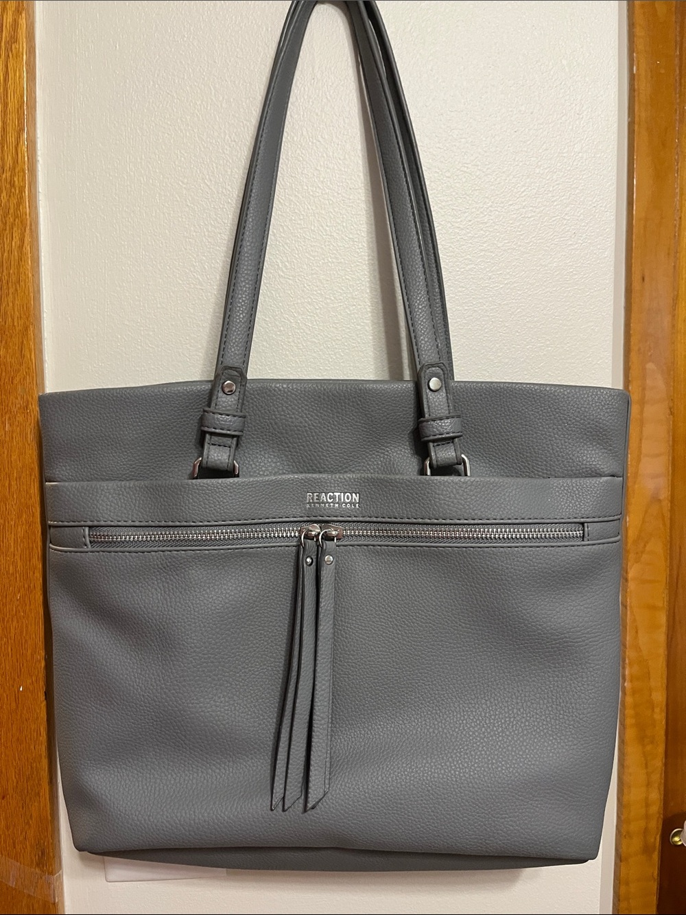 Kenneth Cole Reaction Gray Pebbled Shoulder Bag